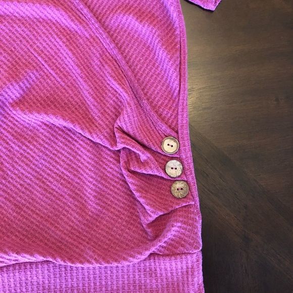 V-neck waffle top * cross wrap * Short sleeve * Medium - Picture 7 of 8